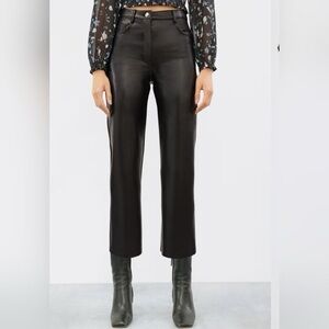 Aritzia Wilfred Cropped Pant Black Size 4 Vegan Leather Great pre worn condition